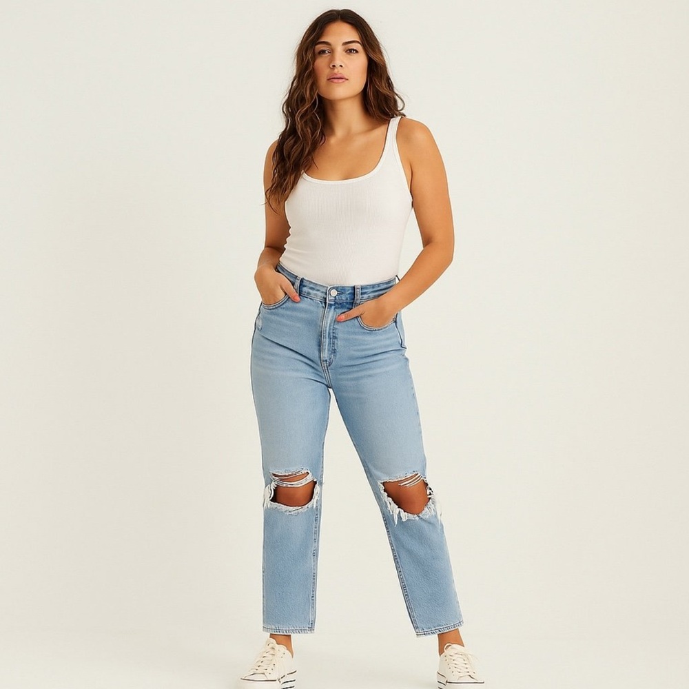 American Eagle Outfitters Light Blue Mom Jeans Straight Leg Denim Size 14 SHORT
